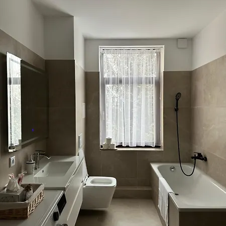 By Ginger Apartment *
